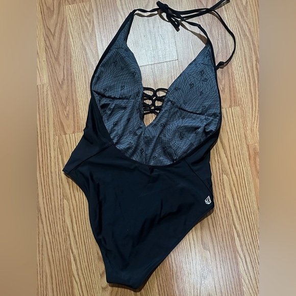 NWT Volcom One Piece Swimsuit Medium - Picture 5 of 6
